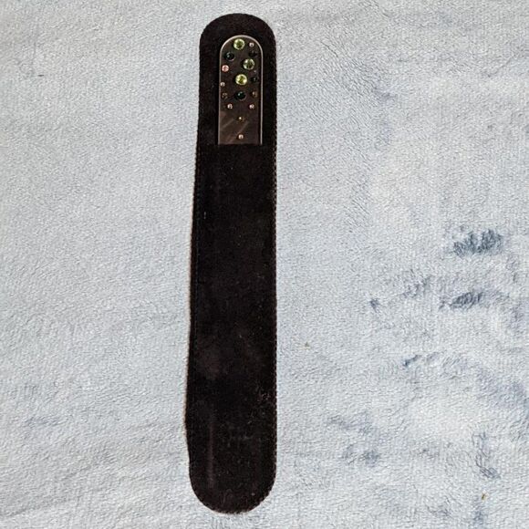🆕7.5" Clear Czech Crystal Nail File W/BEAUTIFUL LIGHT & DARK GREEN SWAROVS… - Picture 4 of 6